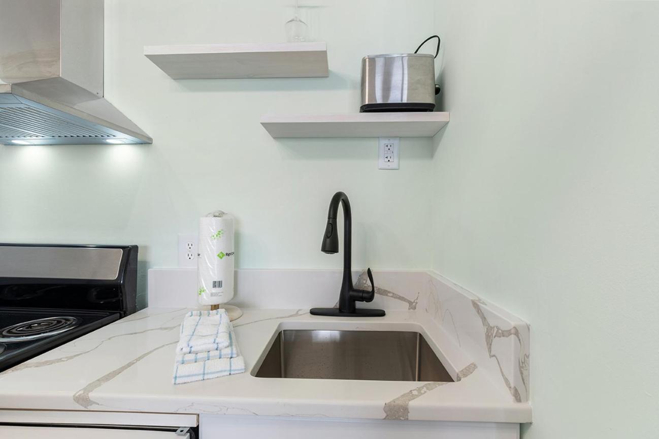 Cabana Palms - Oceanfront Renovated King Bed Sauna شاطئ ميرتل المظهر الخارجي الصورة