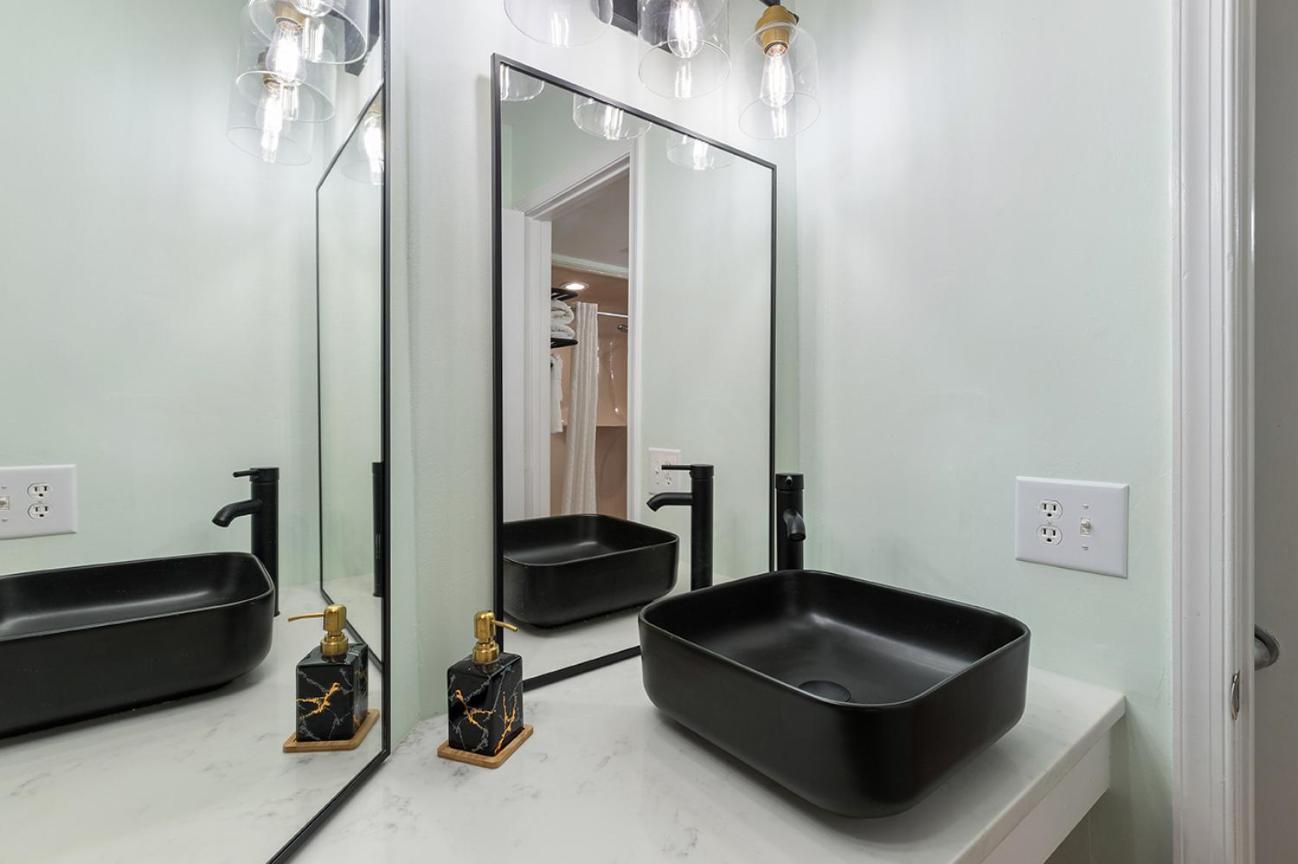 Cabana Palms - Oceanfront Renovated King Bed Sauna شاطئ ميرتل المظهر الخارجي الصورة